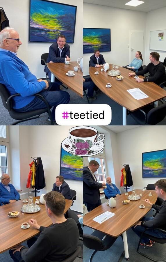 Teetied beim Bürgermeister (Herr Samusch)