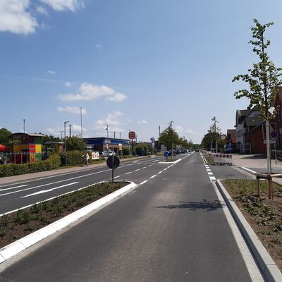 Bild vergr&ouml;&szlig;ern: Bahnhofstra�e