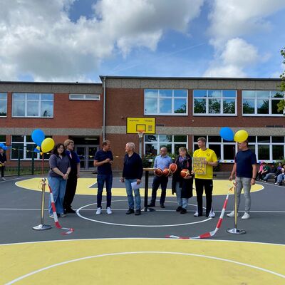 Bild vergr&ouml;&szlig;ern: Er�ffnung Streetball-Court