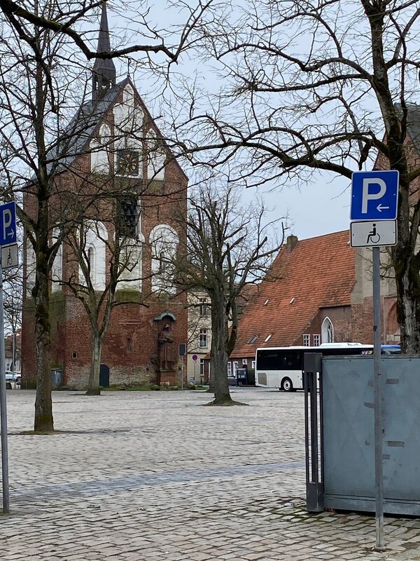 Bild vergr&ouml;&szlig;ern: Behindertenparkplatz Marktplatz Norden