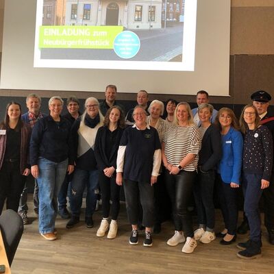 Ein Gruppenbild mit den Vertretern der Freizeitangebote und soziales Engagement